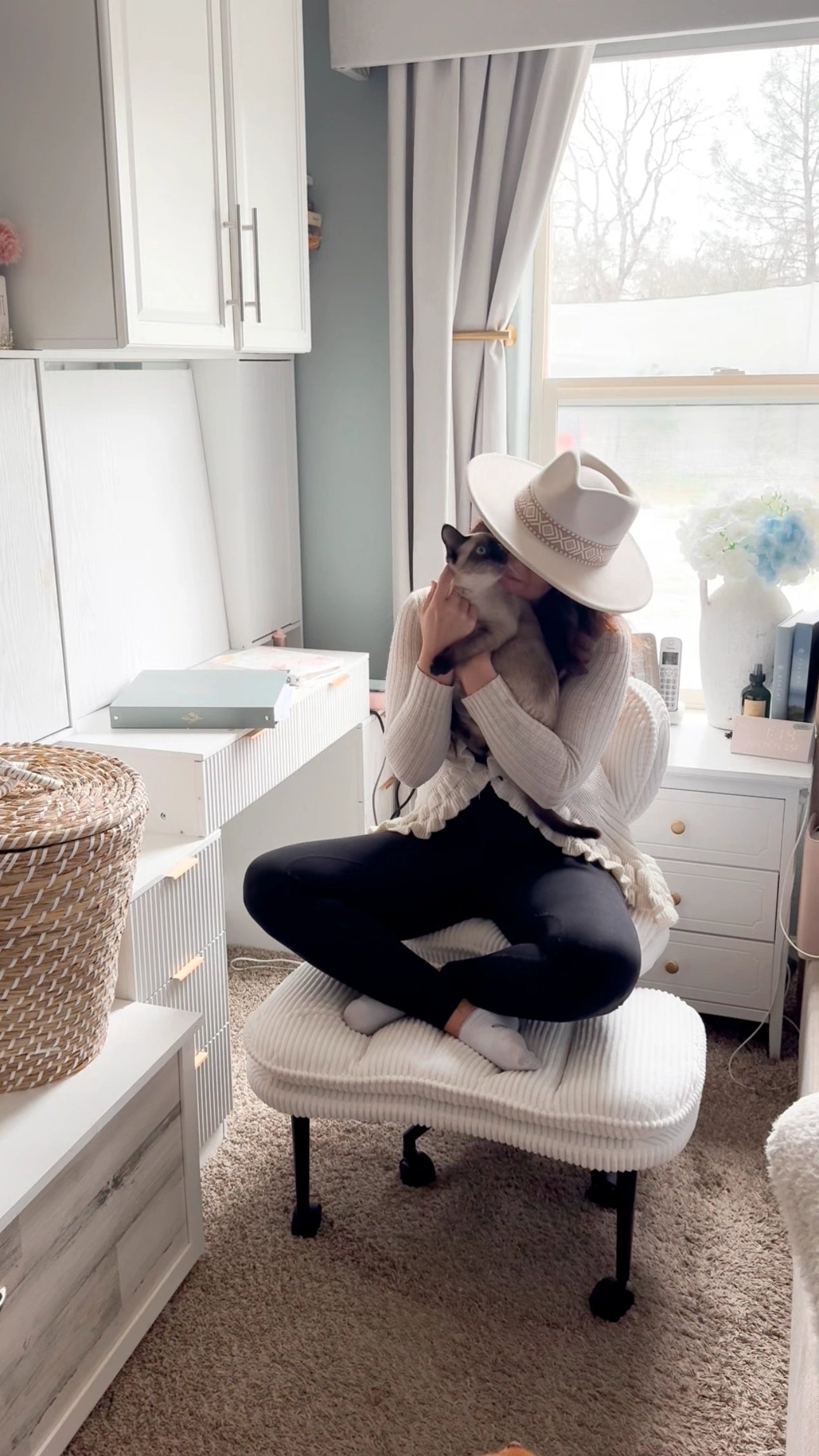 Cross-Legged Office Chair with Corduroy Seat-Pink/White