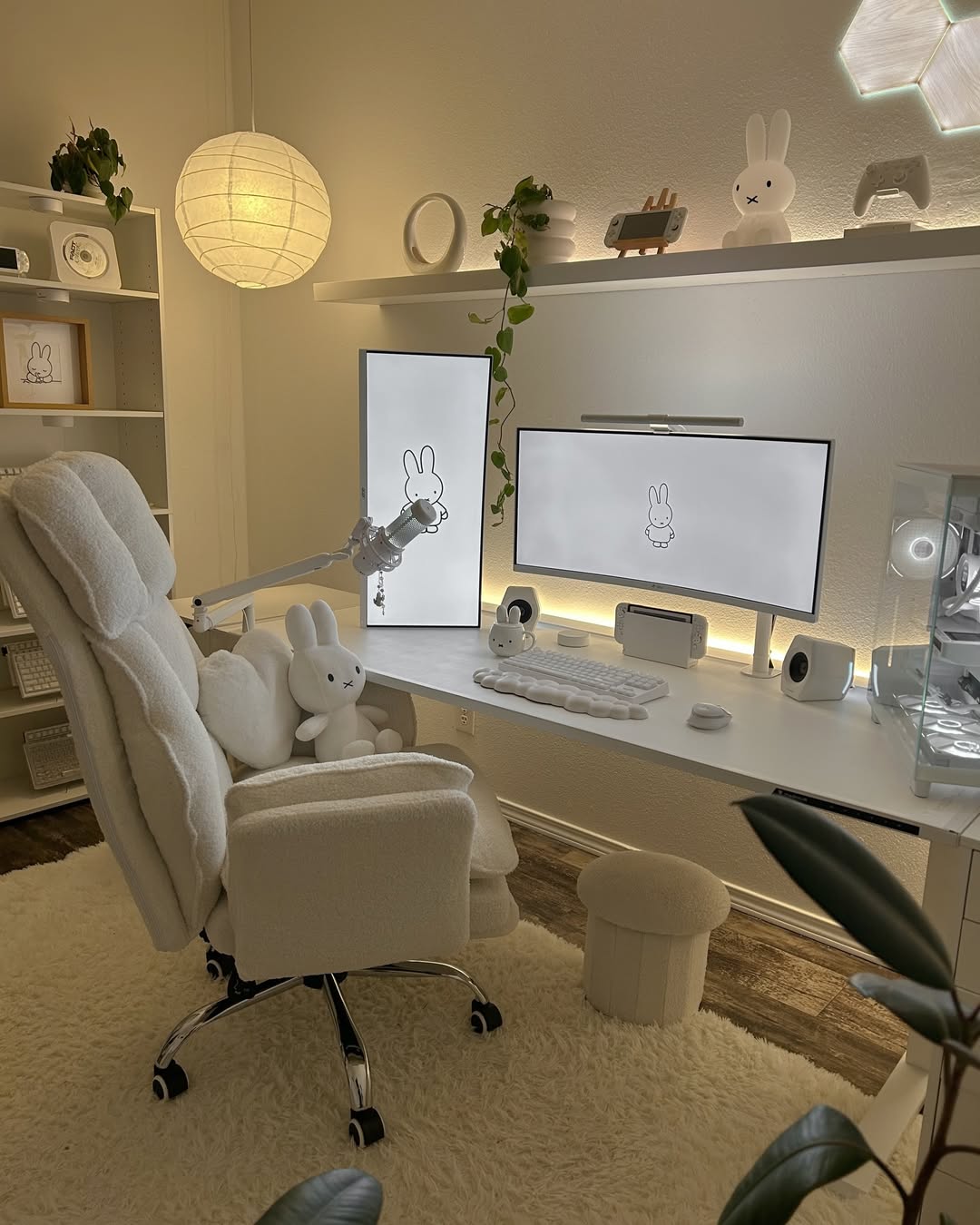 Big and Tall Office Chair with Flip-Up Armrests